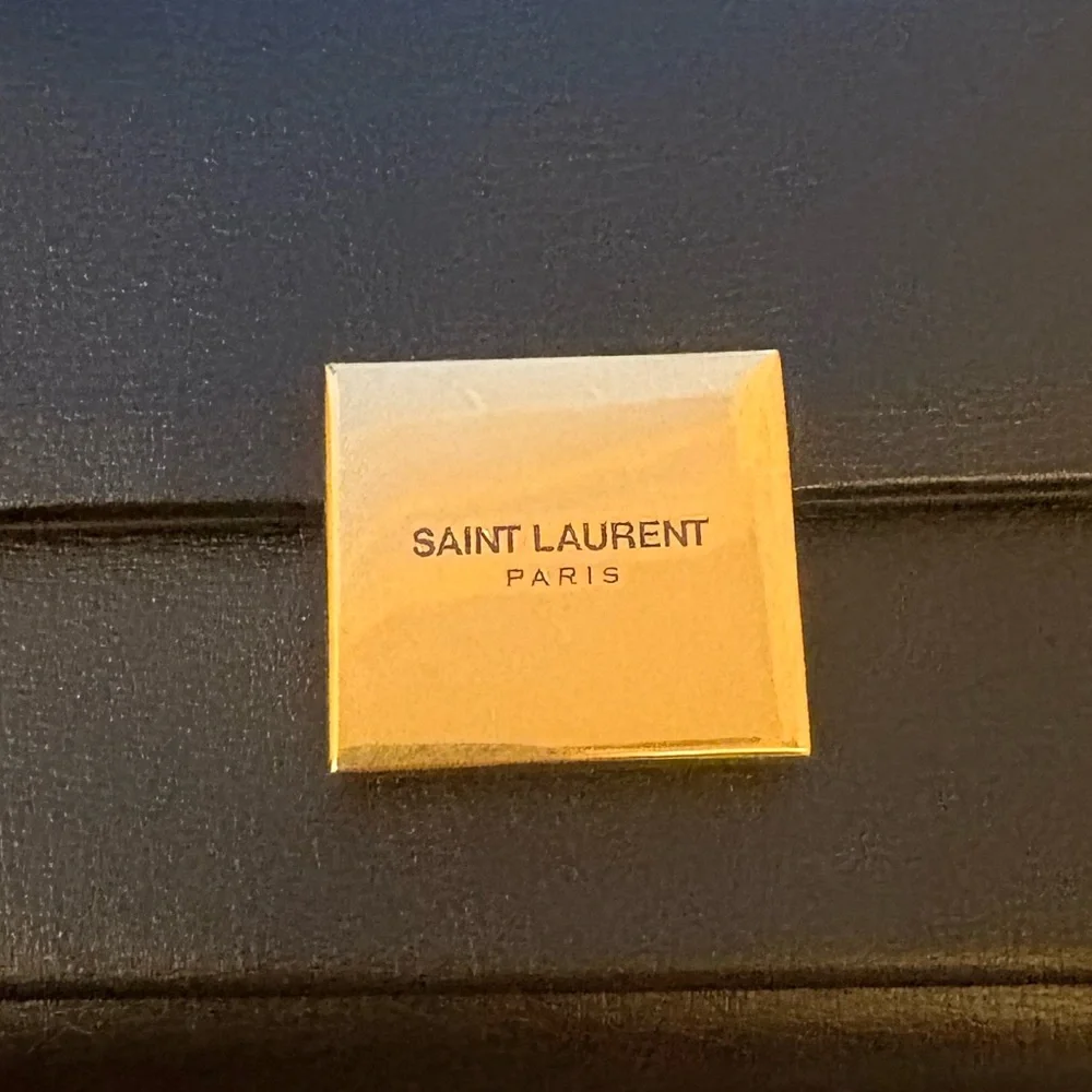 🚫SOLD🚫 SAINT LAURENT Calfskin Bellechasse Flap Clutch Wallet - Picture 7 of 10